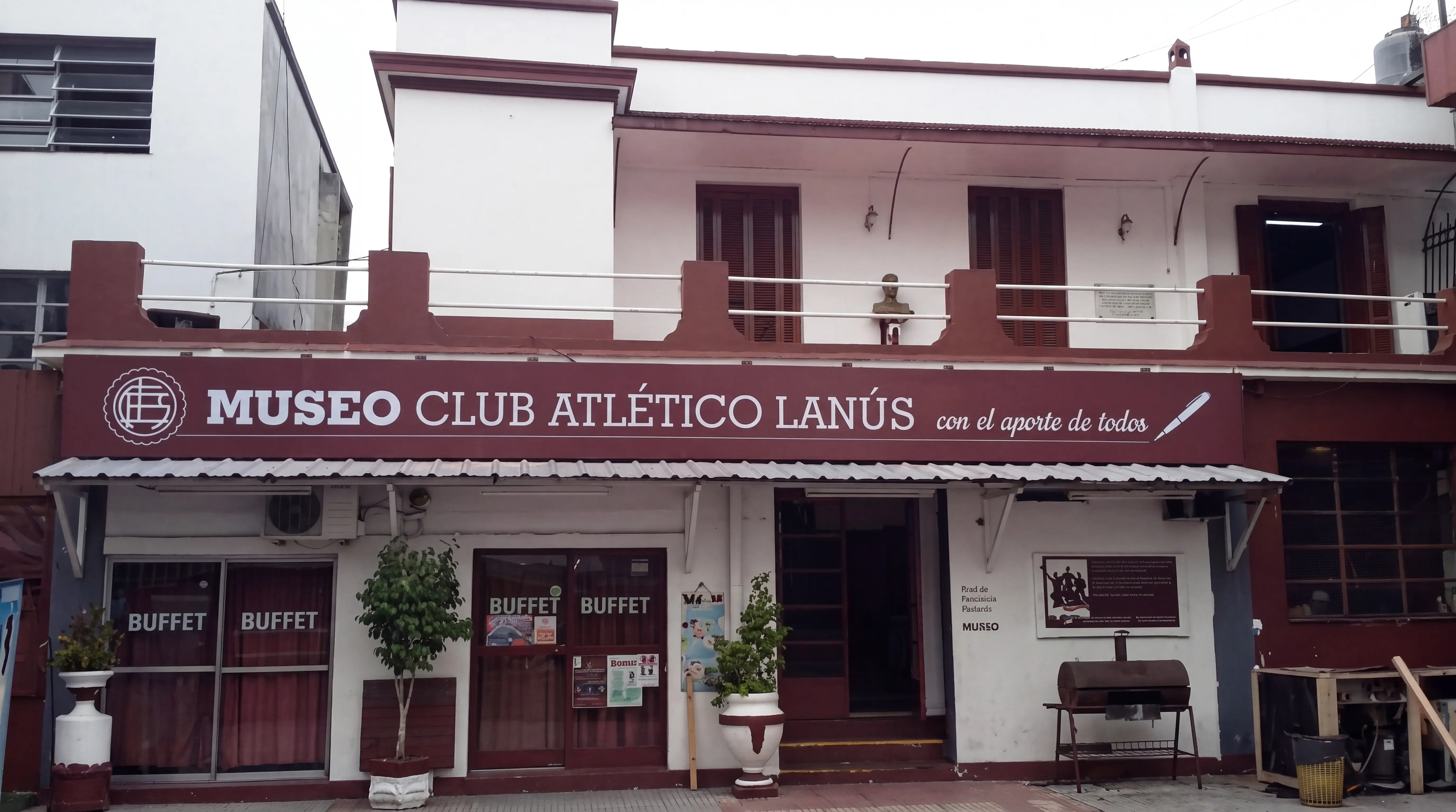 Fachada del Museo Club Atlético Lanús en la sede del club
